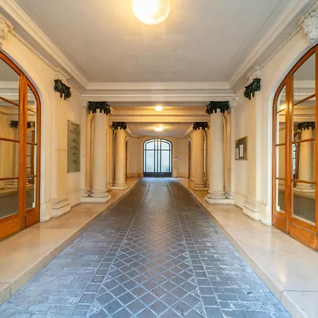 Le Courcelles - Proche Arc De Triomphe パリ