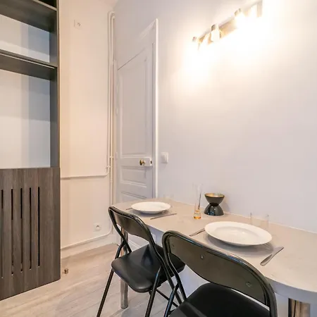 Le Courcelles - Proche Arc De Triomphe Apartment