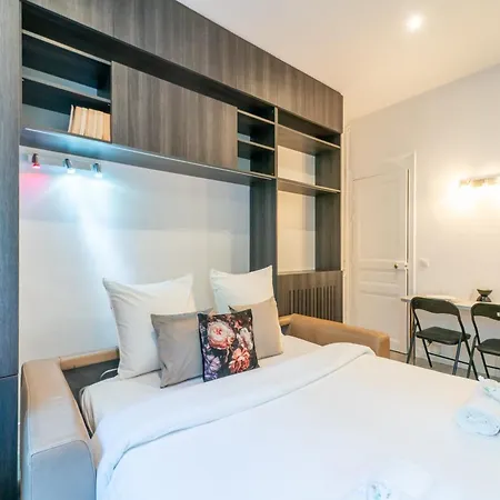 Le Courcelles - Proche Arc De Triomphe